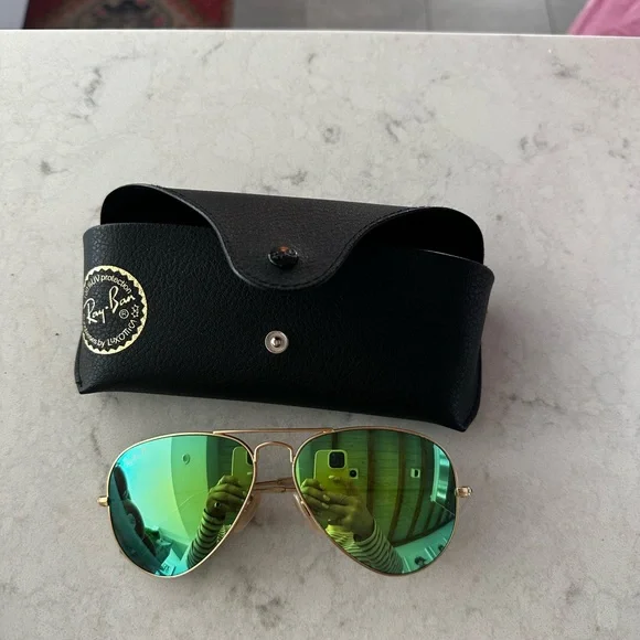 Ray-Ban | Accessories | Rayban Gold Aviator Sunglasses With  display picture 3